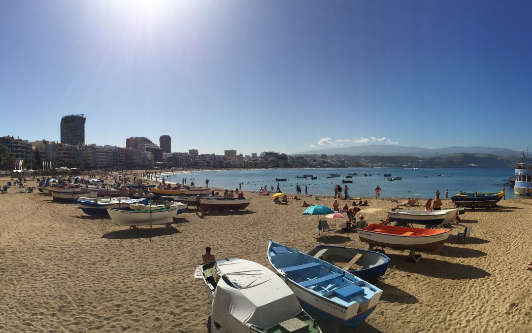 Playa de las Canteras on Gran Canaria